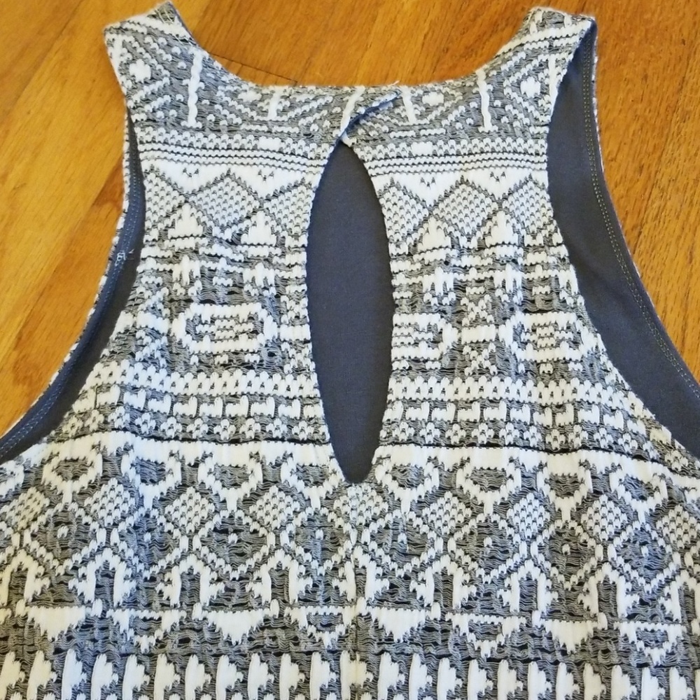 GREAT LITTLE SLEEVELESS DRESS - Picture 3 of 6